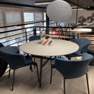 **NEW ARRIVAL**  Roda - Gamma - Table repas