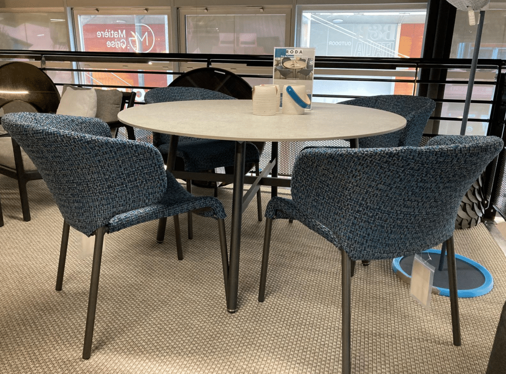 **NEW ARRIVAL** Roda - Gamma - Table repas – Image 3